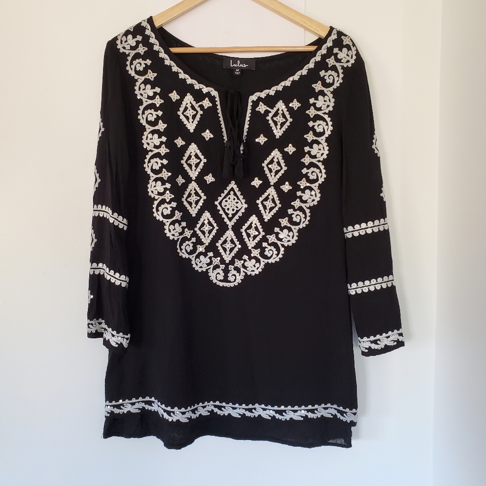 LULUS Sz M Black LS Tunic Top White Embroidery Gold Sequins Bohemian Festival
